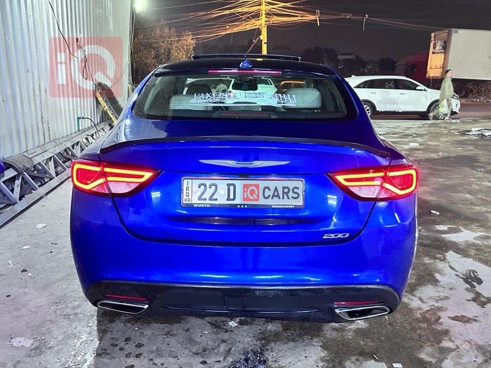 کرایسلەر 200